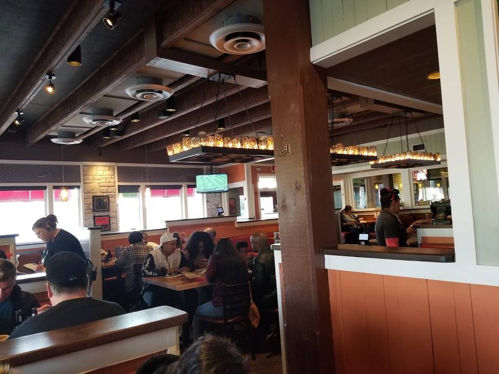 Chilis Grill & Bar | restaurant | 6109 NW Cache Rd, Lawton, OK 73505, USA | 5802500088 OR +1 580-250-0088