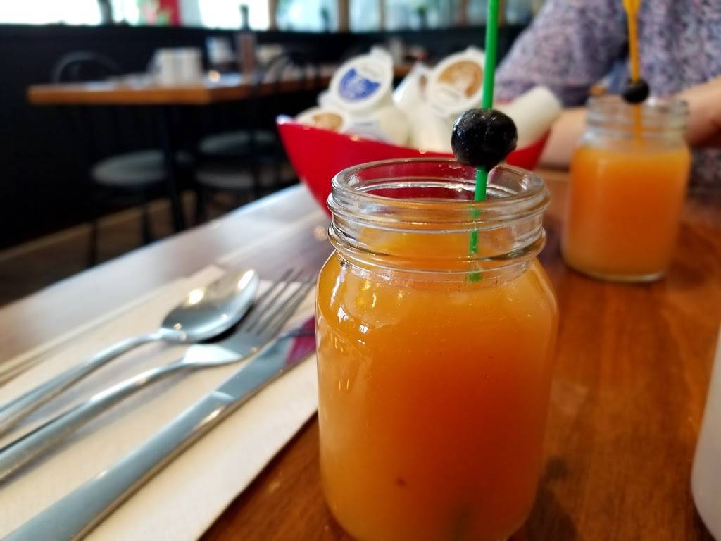 Restaurant Les Deux Copains | restaurant | 2201 Rue Fleury E, Montréal, QC H2B 1K5, Canada | 5145083131 OR +1 514-508-3131