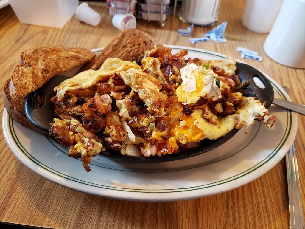 Mauros Village Cafe Inc | cafe | 2 Main St, Southborough, MA 01772, USA | 5084858730 OR +1 508-485-8730