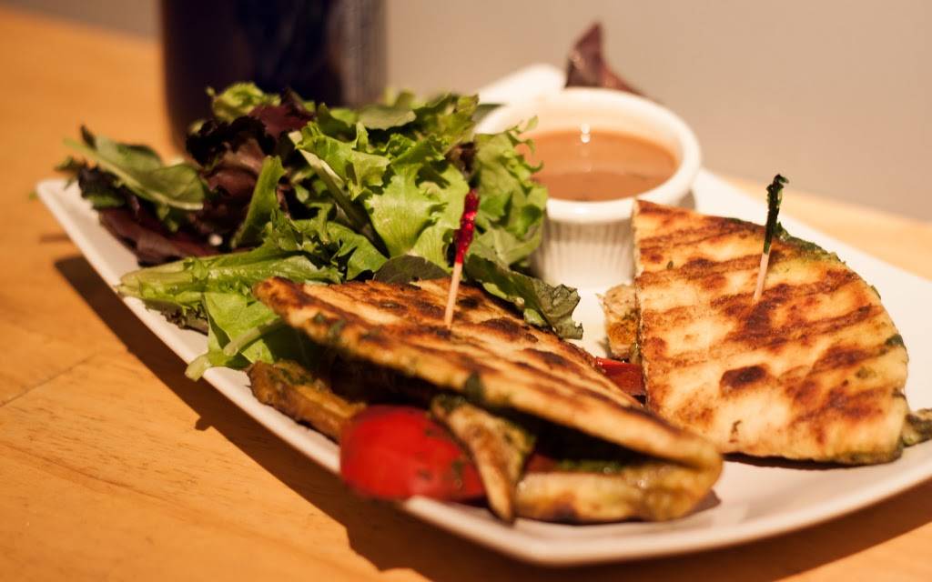 Divine Bar | restaurant | 896 Broadway, Brooklyn, NY 11206, USA | 7184555455 OR +1 718-455-5455