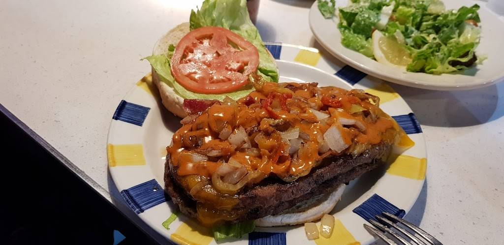 Wimpys Diner | restaurant | 586 Kerr St, Oakville, ON L6K 3E4, Canada | 9058426417 OR +1 905-842-6417