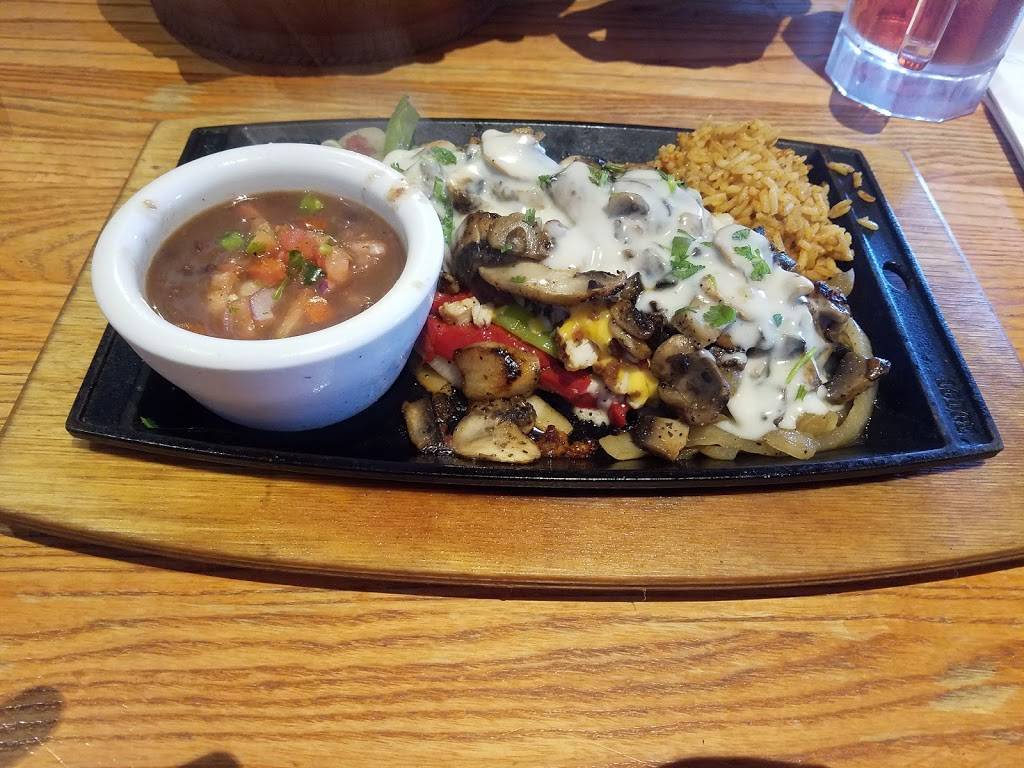 Chilis Grill & Bar | restaurant | 4500 Hardy St, Hattiesburg, MS 39402, USA | 6012961131 OR +1 601-296-1131