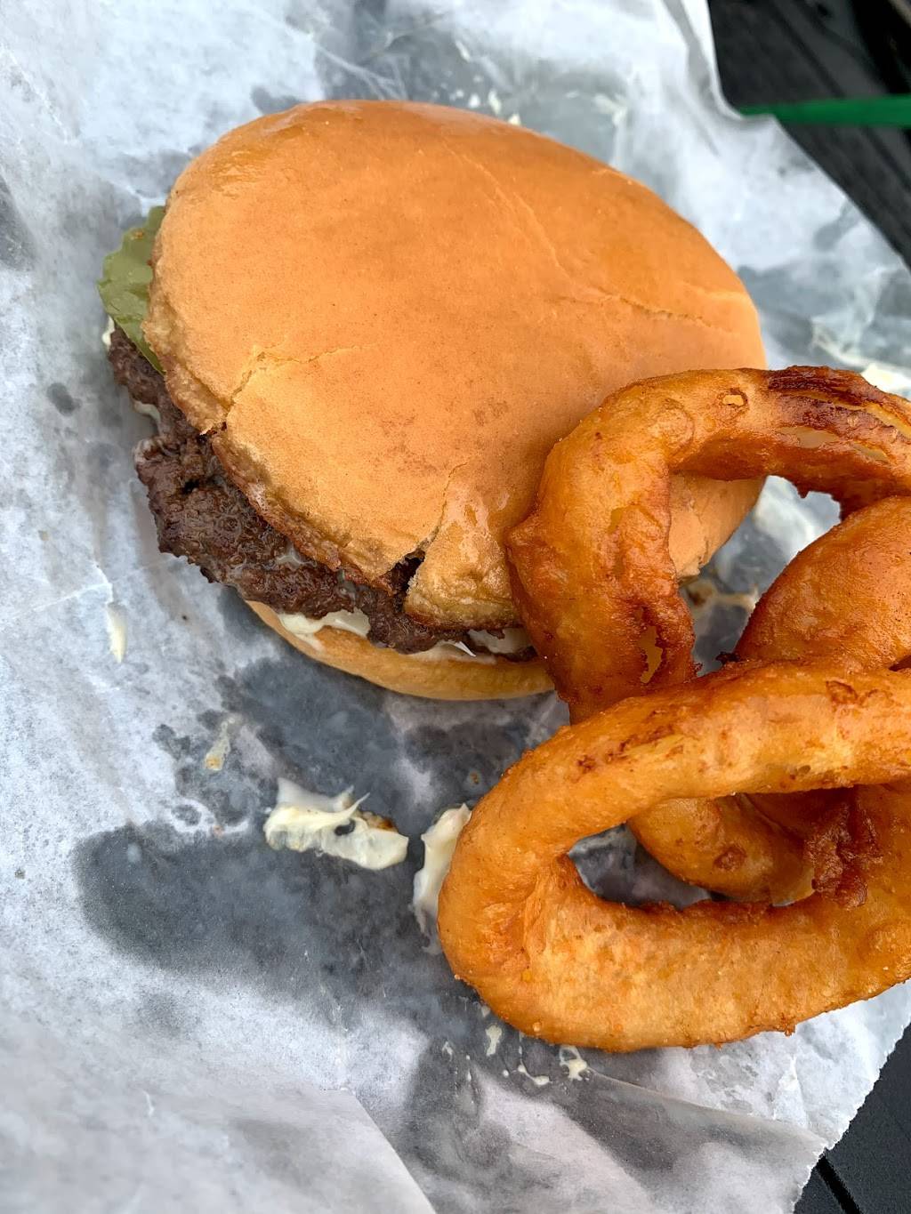 Chuckburger | restaurant | 2318 SE 6th Ave, Topeka, KS 66607, USA | 7853541540 OR +1 785-354-1540