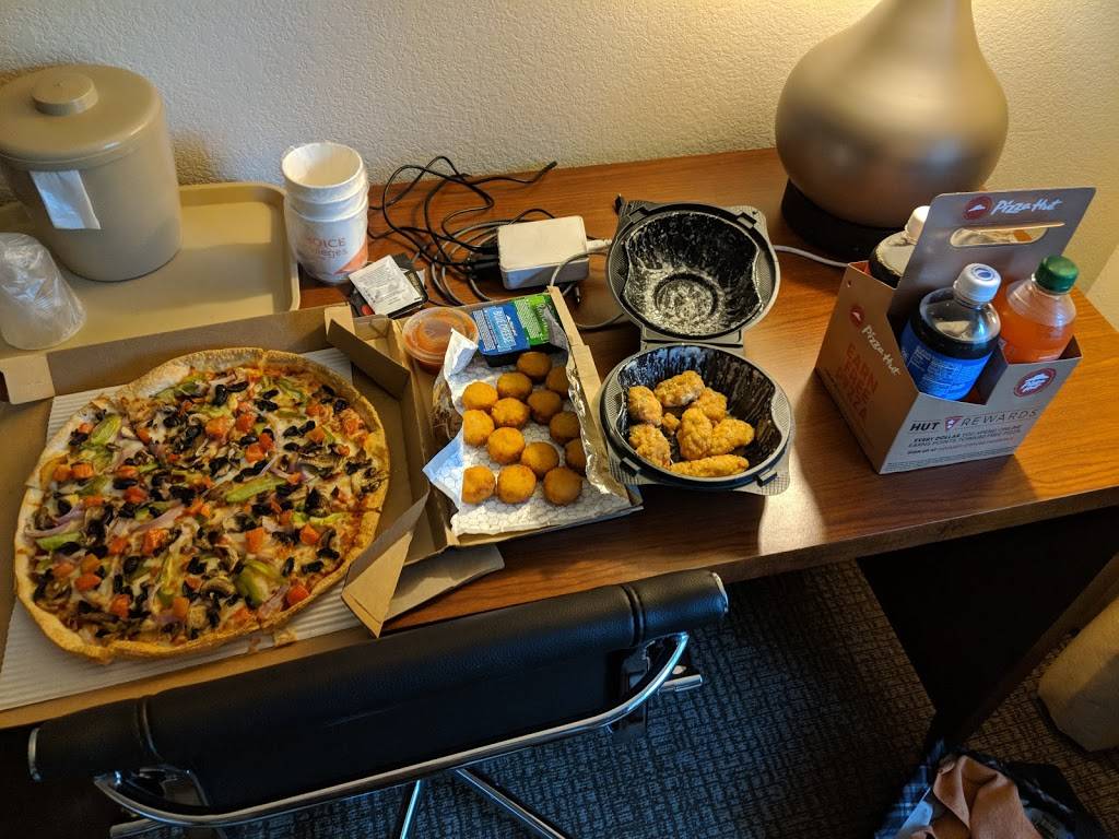 Pizza Hut | restaurant | 13518 Baseline Ave C, Fontana, CA 92336, USA | 9094634468 OR +1 909-463-4468