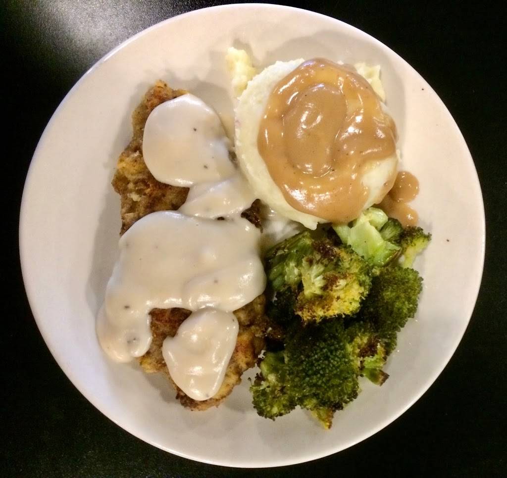 Fat Johnny’s Comfort and Soul | restaurant | 115 S Main St, Columbiana, AL 35051, USA | 2056715331 OR +1 205-671-5331