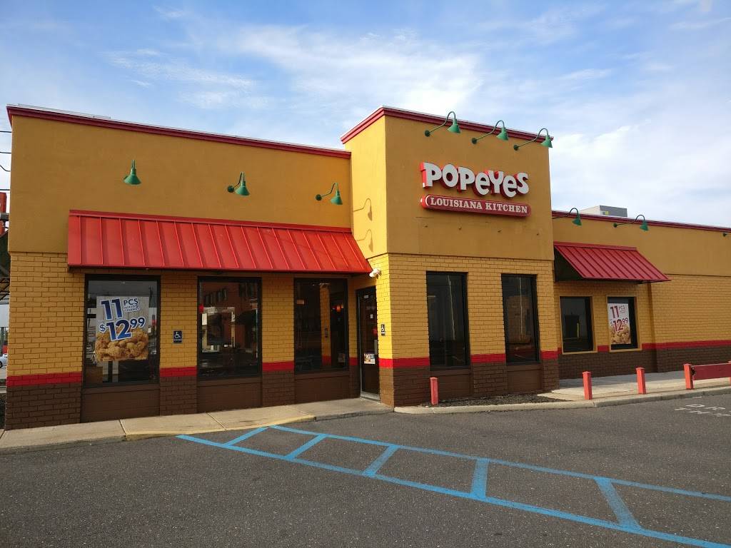 Popeyes Louisiana Kitchen | restaurant | 2743 S Front St, Philadelphia, PA 19148, USA | 2676871302 OR +1 267-687-1302
