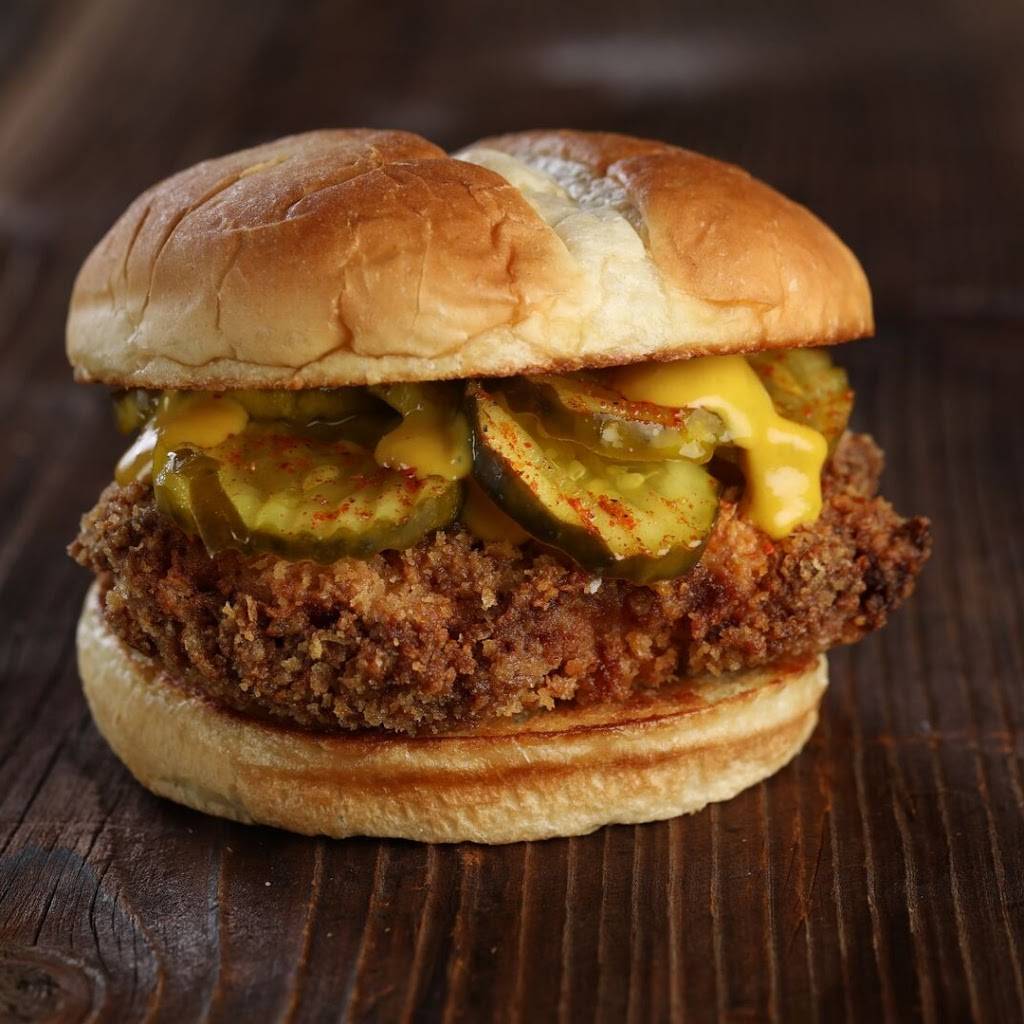 Mother Clucker | restaurant | 3415 S Monaco Pkwy, Denver, CO 80222, USA | 3035025311 OR +1 303-502-5311