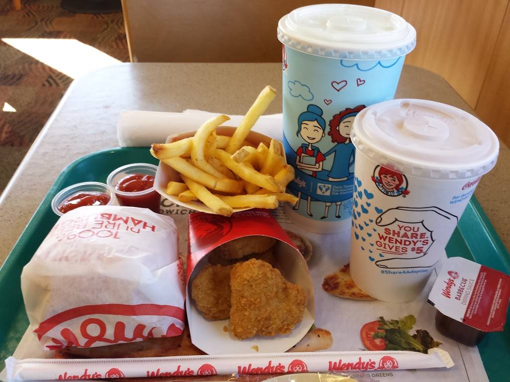 Wendys | restaurant | 7000 E Mayo Blvd, Phoenix, AZ 85054, USA | 4805021405 OR +1 480-502-1405