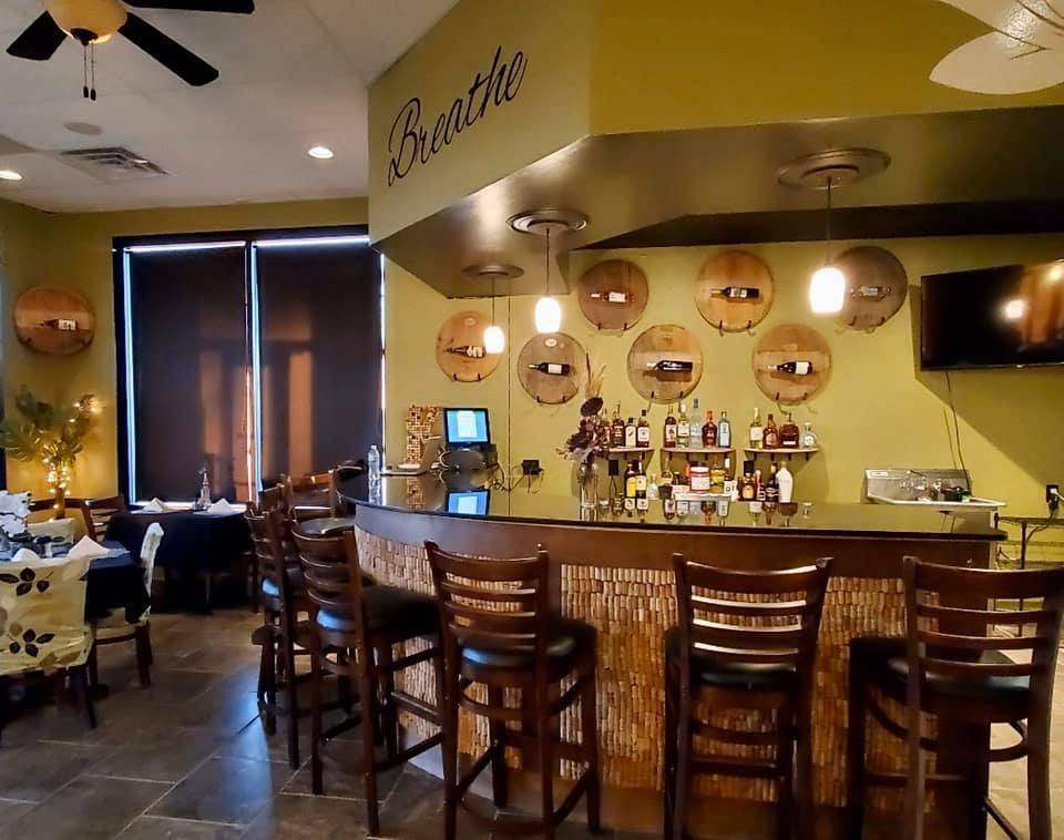 Breathe | restaurant | 1804 S Hershey Rd, Bloomington, IL 61704, USA | 3096641000 OR +1 309-664-1000