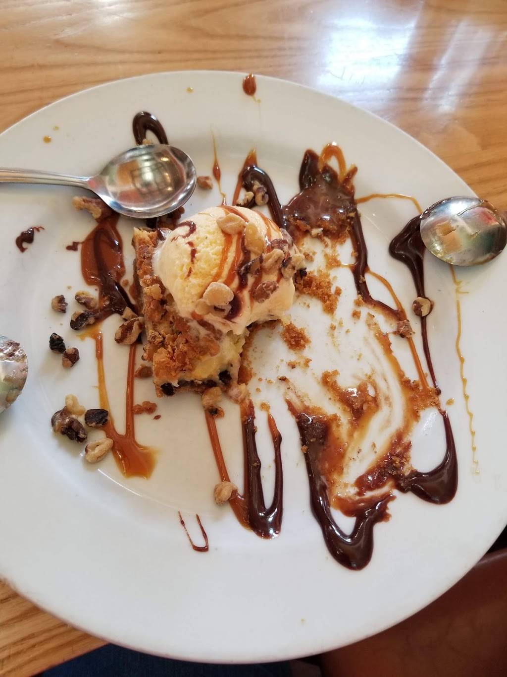 Chilis Grill & Bar | restaurant | 7800 North Point Pkwy, Alpharetta, GA 30022, USA | 7705949063 OR +1 770-594-9063