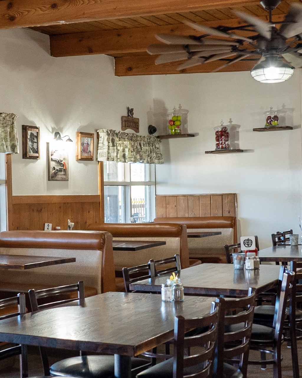 Oak Tree Mountain | bakery | 38480 Oak Glen Rd, Yucaipa, CA 92399, USA | 9097972311 OR +1 909-797-2311