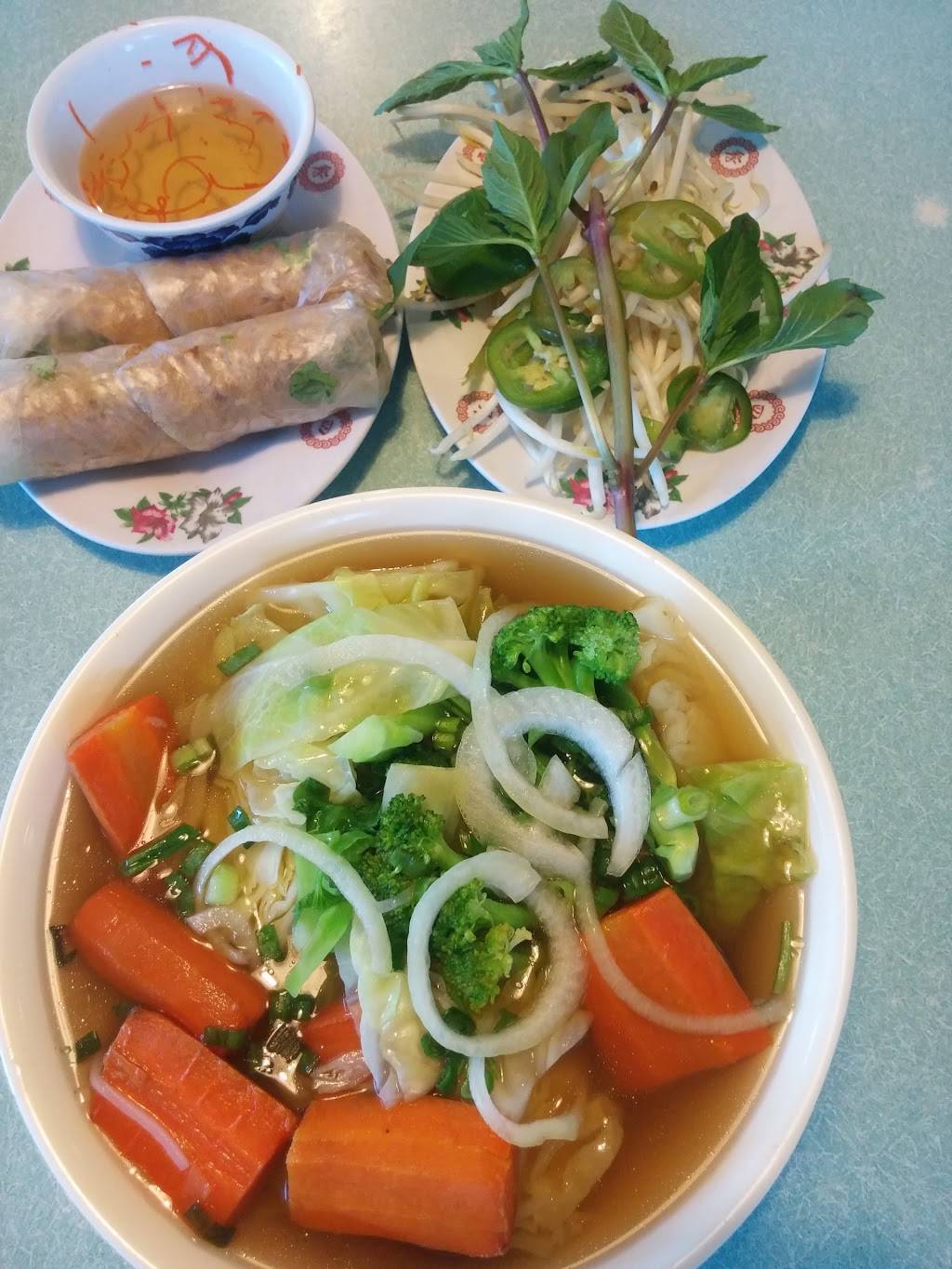 Pho Nam | restaurant | 844 W El Camino Real, Sunnyvale, CA 94087, USA | 4087371086 OR +1 408-737-1086