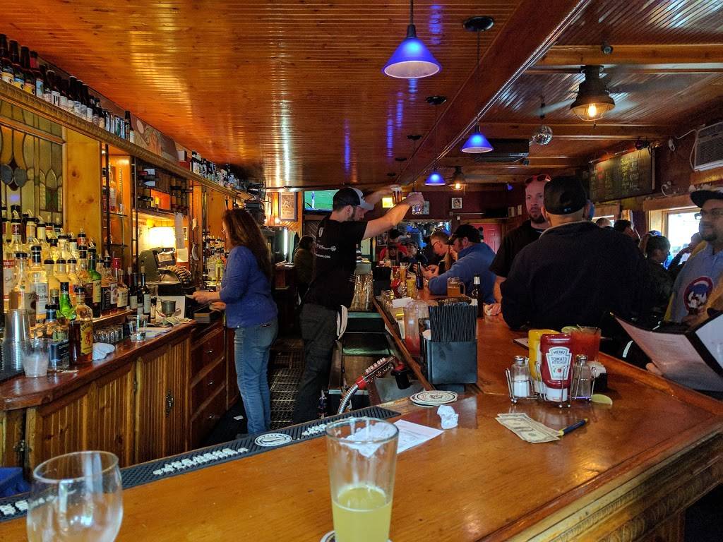 Four Moon Tavern | restaurant | 1847 W Roscoe St, Chicago, IL 60657, USA | 7739296666 OR +1 773-929-6666