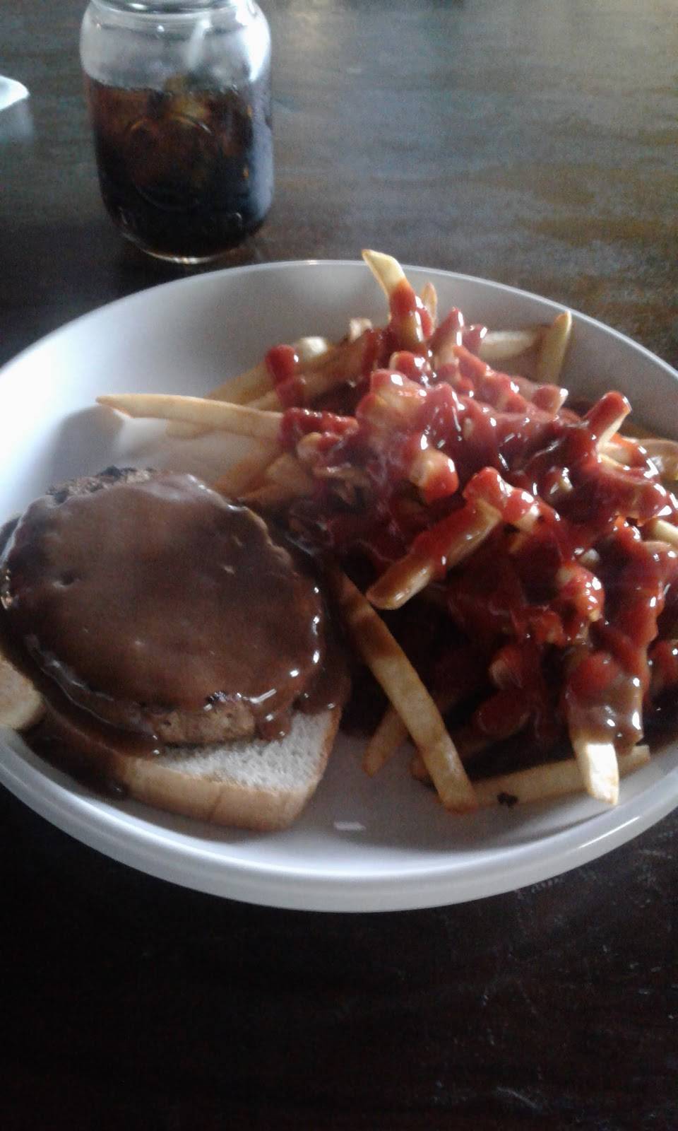 Queenstons Grill N Pub | restaurant | 216 Queenston St, St. Catharines, ON L2P 2W8, Canada | 9056828841 OR +1 905-682-8841