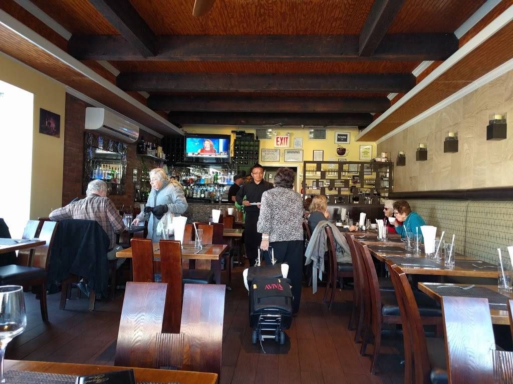 Nicks Bistro | restaurant | 104-20 Metropolitan Ave, Forest Hills, NY 11375, USA | 7185446425 OR +1 718-544-6425