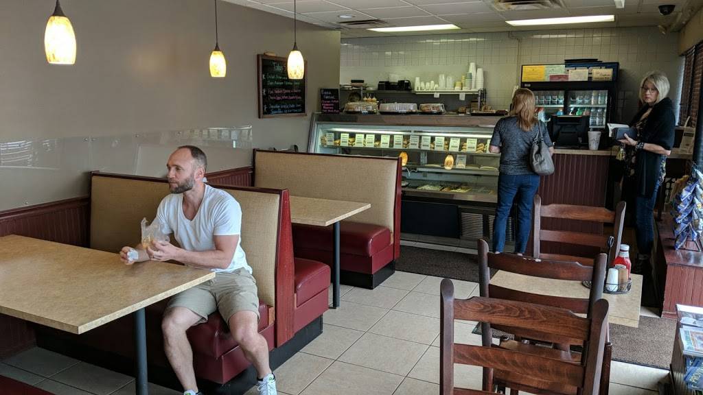 Tomasellis Restaurant & Catering | restaurant | 693 Oaklawn Ave, Cranston, RI 02920, USA | 4014644666 OR +1 401-464-4666