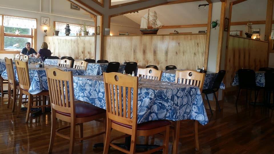 Glenns Place | restaurant | 214 US-1, Bucksport, ME 04416, USA | 2077029412 OR +1 207-702-9412