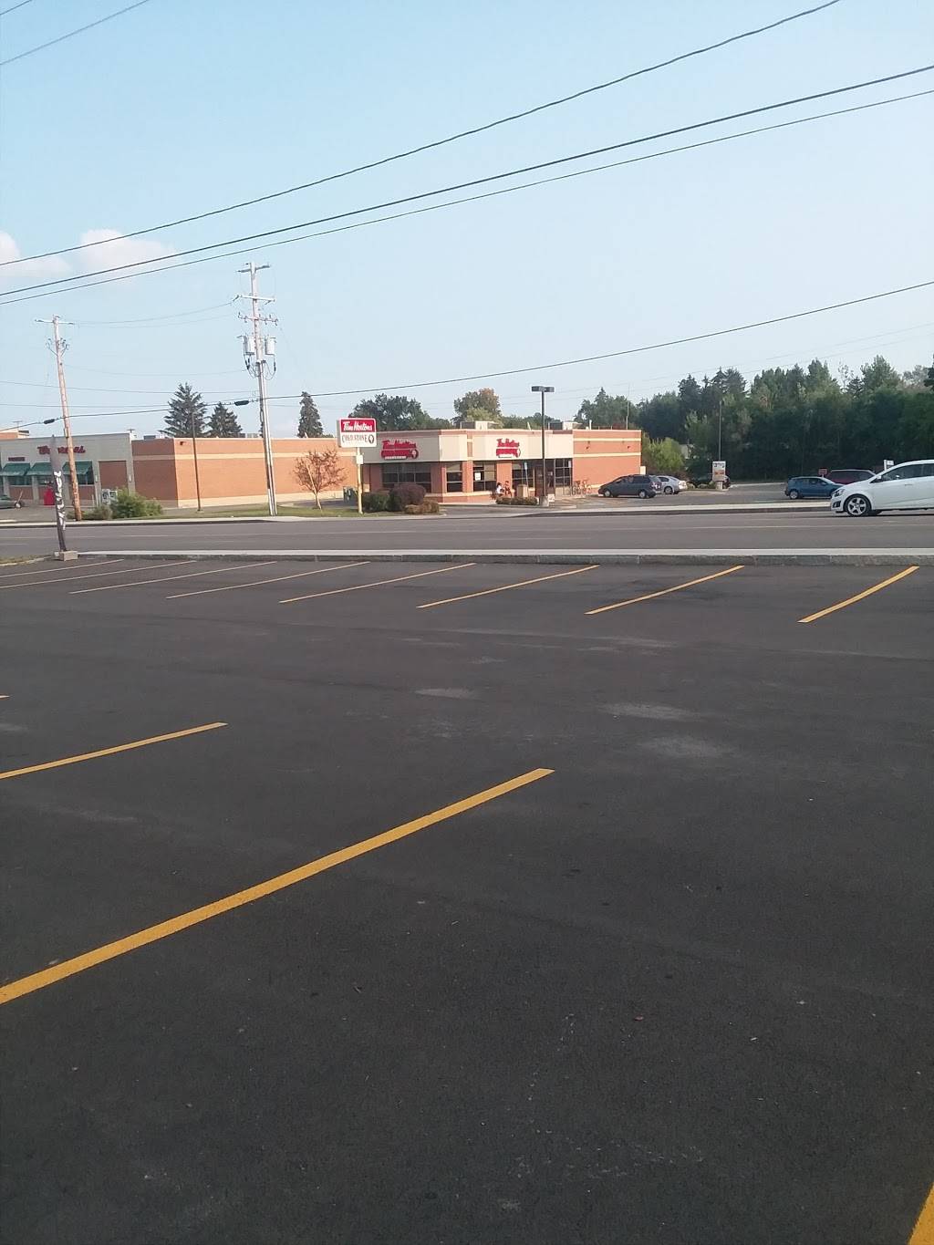 Tim Hortons | restaurant | 451 Hamilton St, Geneva, NY 14456, USA | 3157819120 OR +1 315-781-9120