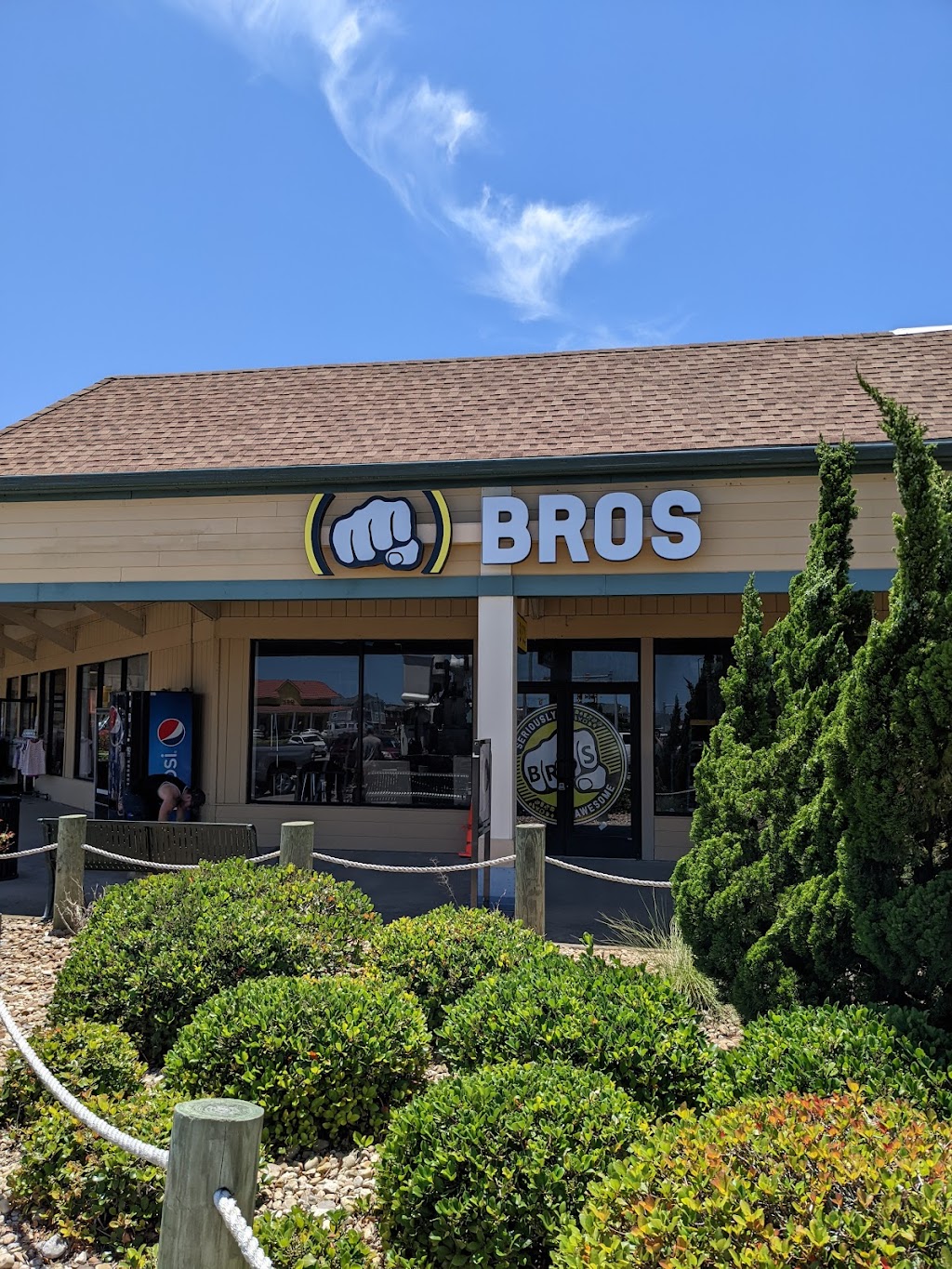 BROS - Nags Head | restaurant | 7100 S Croatan Hwy Space 43, Nags Head, NC 27959, USA | 2529959595 OR +1 252-995-9595