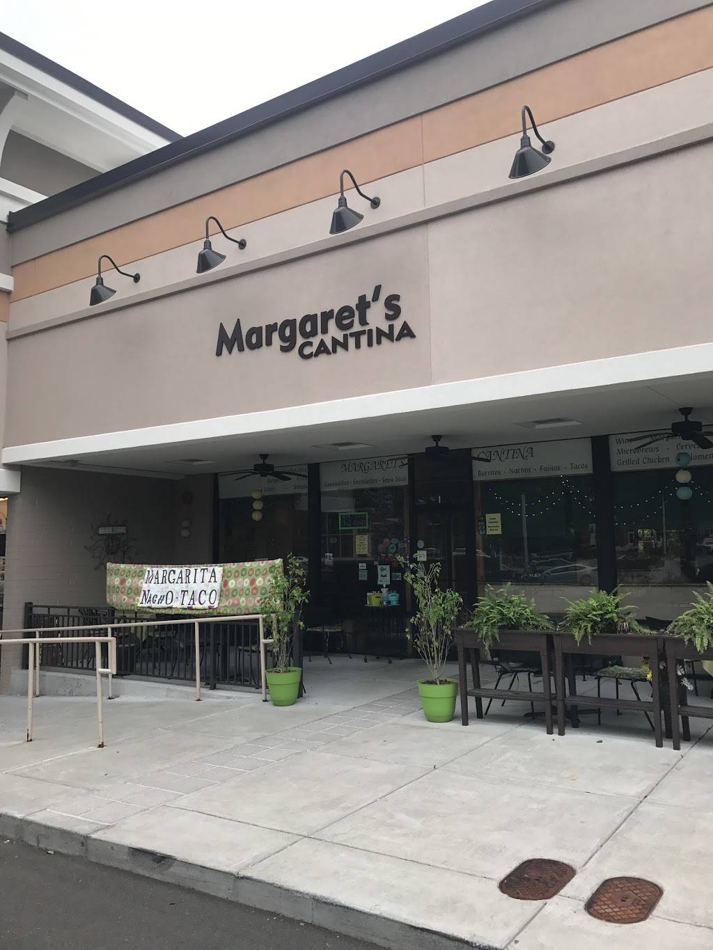 Margarets Cantina | restaurant | 1129 Weaver Dairy Rd I, Chapel Hill, NC 27514, USA | 9199424745 OR +1 919-942-4745