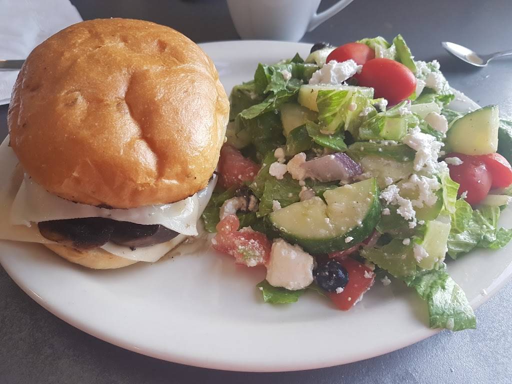 Fiddler’s Green | restaurant | 34 Lindsay St S, Lindsay, ON K9V 2L7, Canada | 7058788440 OR +1 705-878-8440