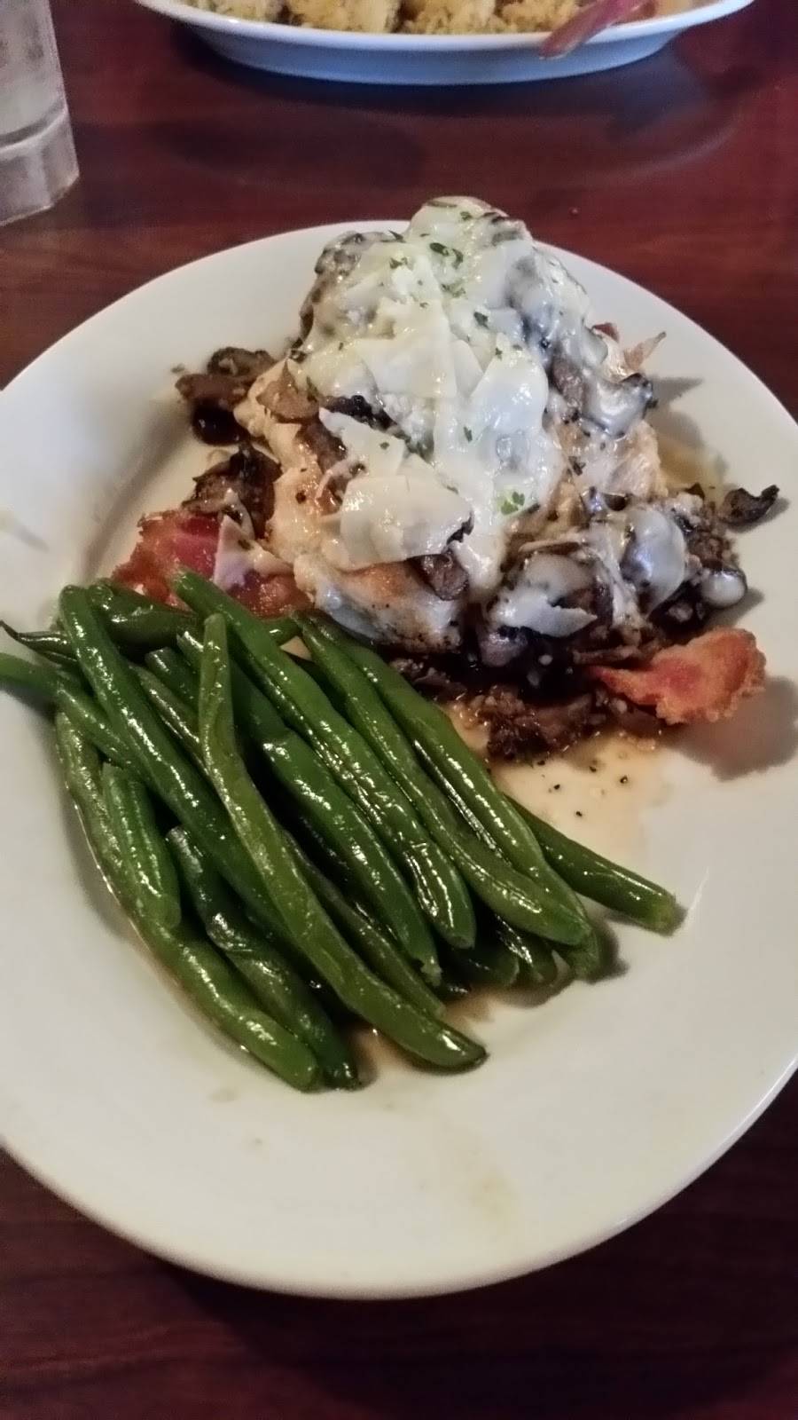 Tavern Restaurant | restaurant | 2 Broad St, Westfield, MA 01085, USA | 4135620335 OR +1 413-562-0335