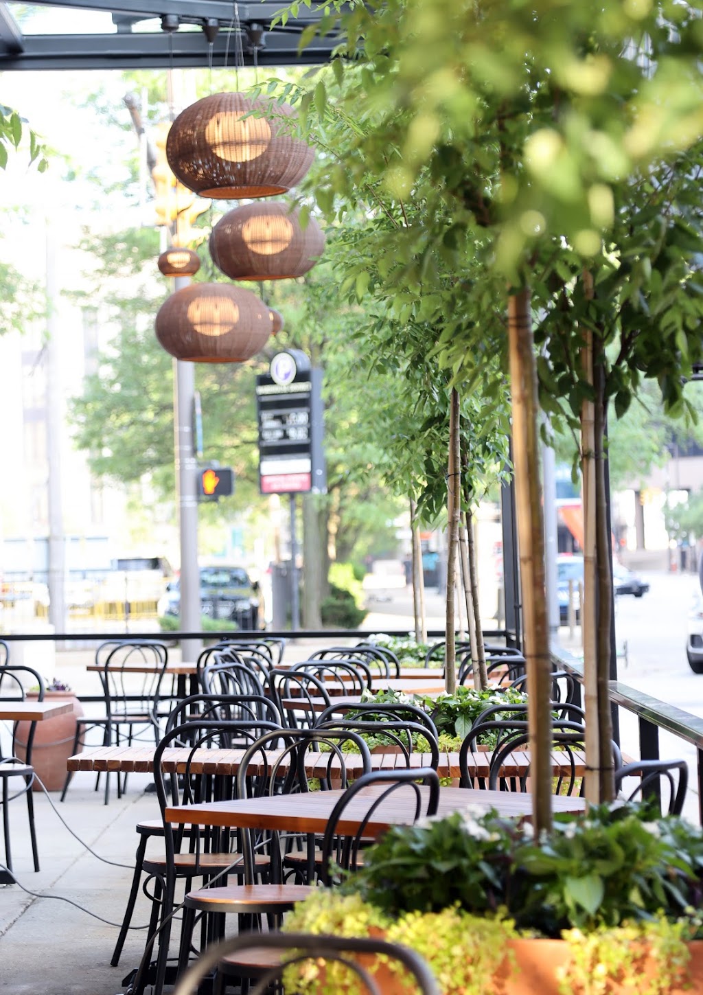 Acqua di Luca | restaurant | 500 W St Clair Ave, Cleveland, OH 44113, USA | 2163290700 OR +1 216-329-0700