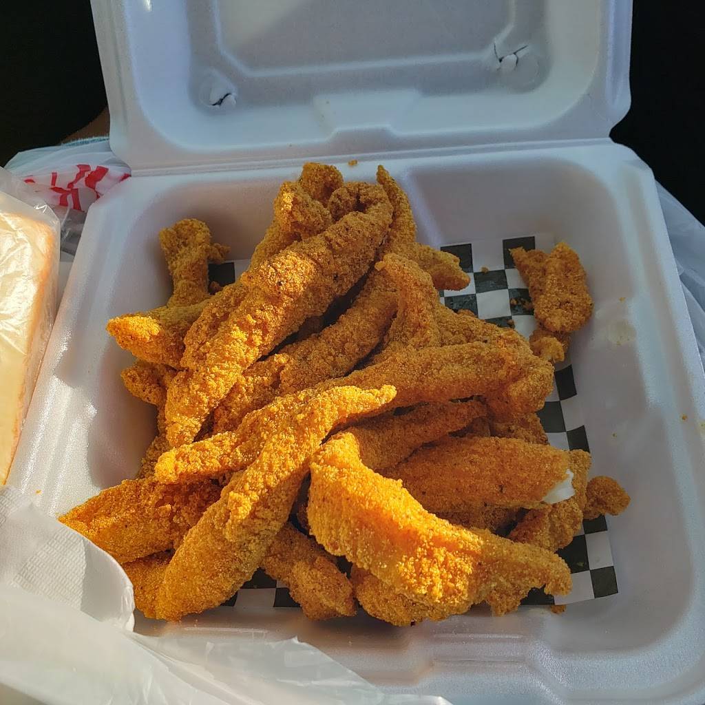 Charlie Ds & Son Catfish | restaurant | 3123 Swope Pkwy, Kansas City, MO 64130, USA | 8169243474 OR +1 816-924-3474