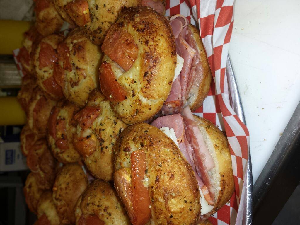 Elenas Cucina | restaurant | 800 W Lake St #106, Roselle, IL 60172, USA | 6303070130 OR +1 630-307-0130