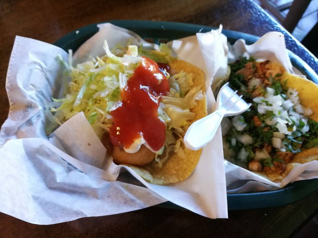 La Lagartija Taqueria | restaurant | 132 S Ashland Ave, Chicago, IL 60607, USA | 3127337772 OR +1 312-733-7772