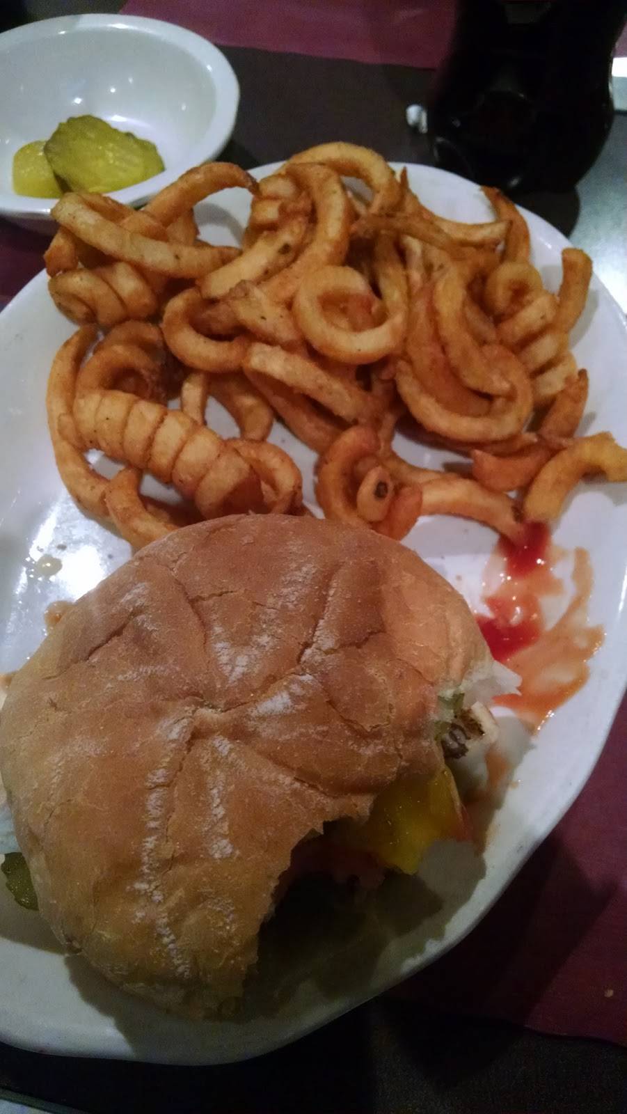 Victory Lane | restaurant | 32 Exchange St, Millis, MA 02054, USA | 5083762595 OR +1 508-376-2595