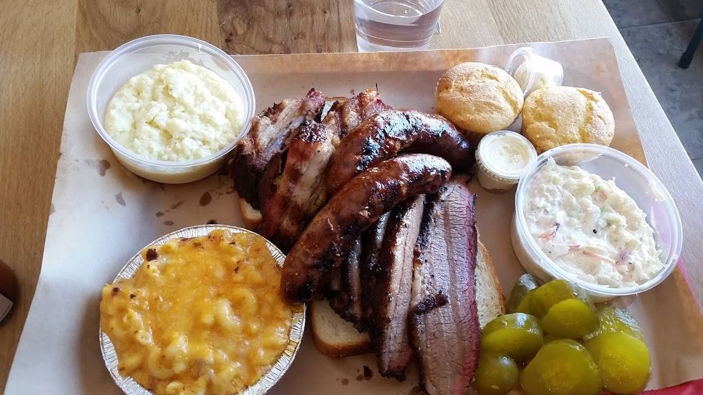 Iron Grate BBQ Co. | restaurant | 4125 S Howell Ave, Milwaukee, WI 53207, USA | 4144551776 OR +1 414-455-1776