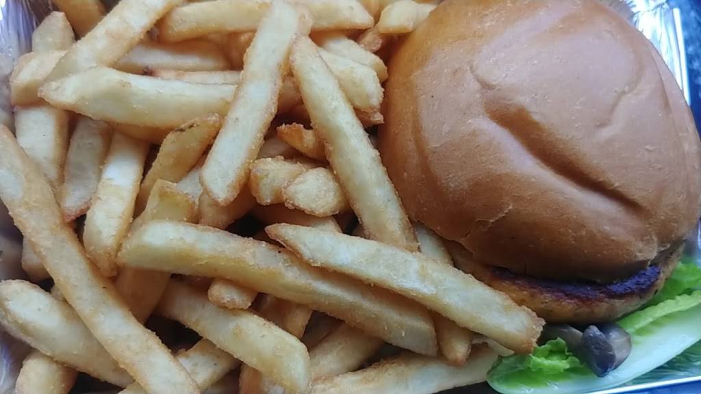 Burger Urway Express | restaurant | 1846 E New York Ave, Brooklyn, NY 11207, USA | 3476632315 OR +1 347-663-2315