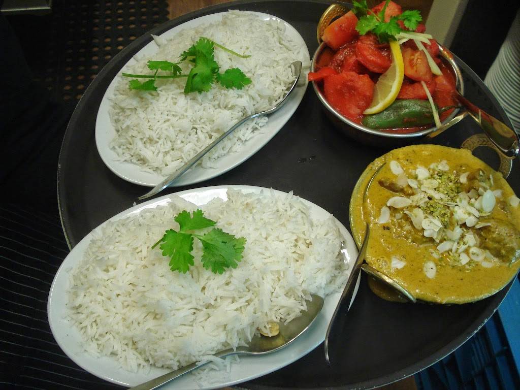 Taj Mahal | restaurant | 112 Boulevard des Bois Francs S, Victoriaville, QC G6P 4S3, Canada | 8196047008 OR +1 819-604-7008