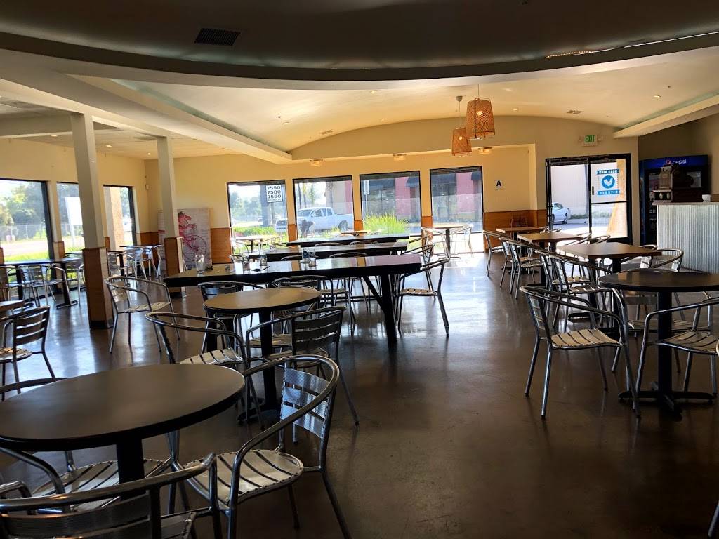 Boss Bird Kitchen | restaurant | 7580 Miramar Rd, San Diego, CA 92126, USA | 8585669191 OR +1 858-566-9191