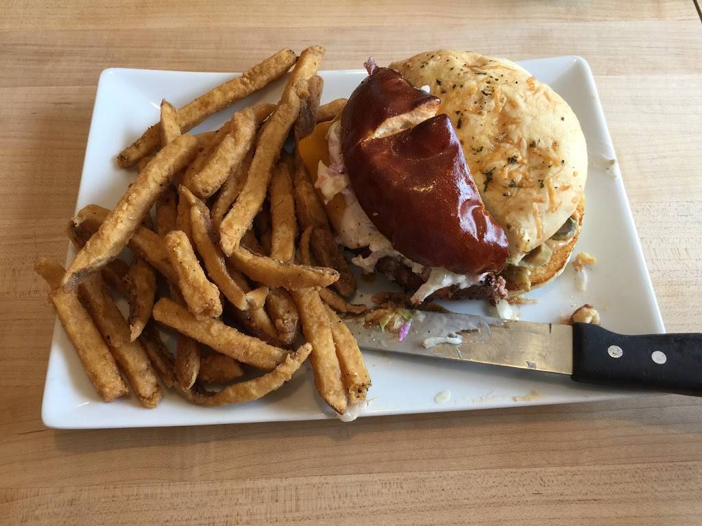 Skaliwag’s Burger Company | restaurant | 604 4th St, Algoma, WI 54201, USA | 9204878700 OR +1 920-487-8700