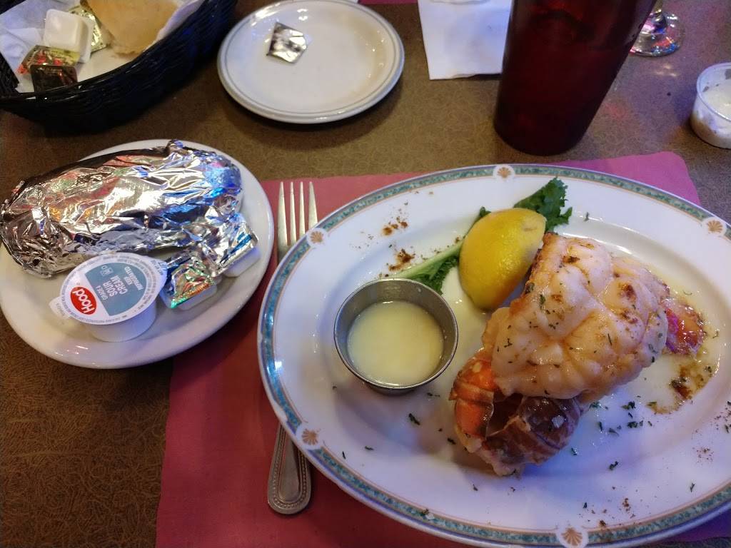 Michael Ts Restaurant | restaurant | 8390 Seneca Turnpike, New Hartford, NY 13413, USA | 3157244882 OR +1 315-724-4882