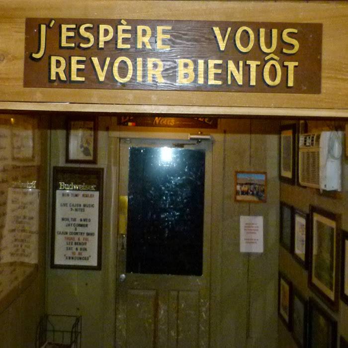 Pont Breauxs Cajun Restaurant | restaurant | 325 W Mills Ave, Breaux Bridge, LA 70517, USA | 3373324648 OR +1 337-332-4648