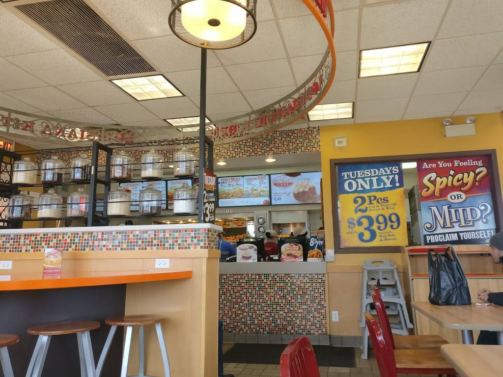 Popeyes Louisiana Kitchen | restaurant | 2800 W Diversey Ave, Chicago, IL 60647, USA | 7737726768 OR +1 773-772-6768