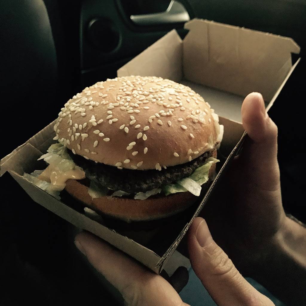 McDonalds | cafe | 175 Rose Glen Rd N, Port Hope, ON L1A 3V6, Canada | 9058852480 OR +1 905-885-2480