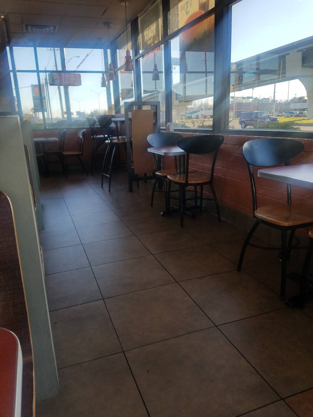 Jack in the Box | restaurant | 7502 N Shepherd Dr, Houston, TX 77088, USA | 7136943248 OR +1 713-694-3248