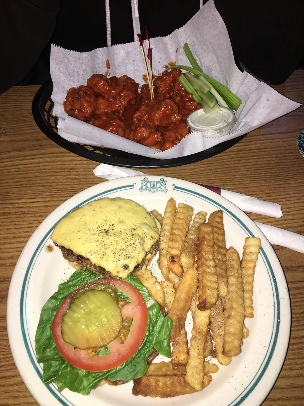 Spring Street Bar & Grill | restaurant | 300 S Spring St, Louisville, KY 40206, USA | 5025846630 OR +1 502-584-6630