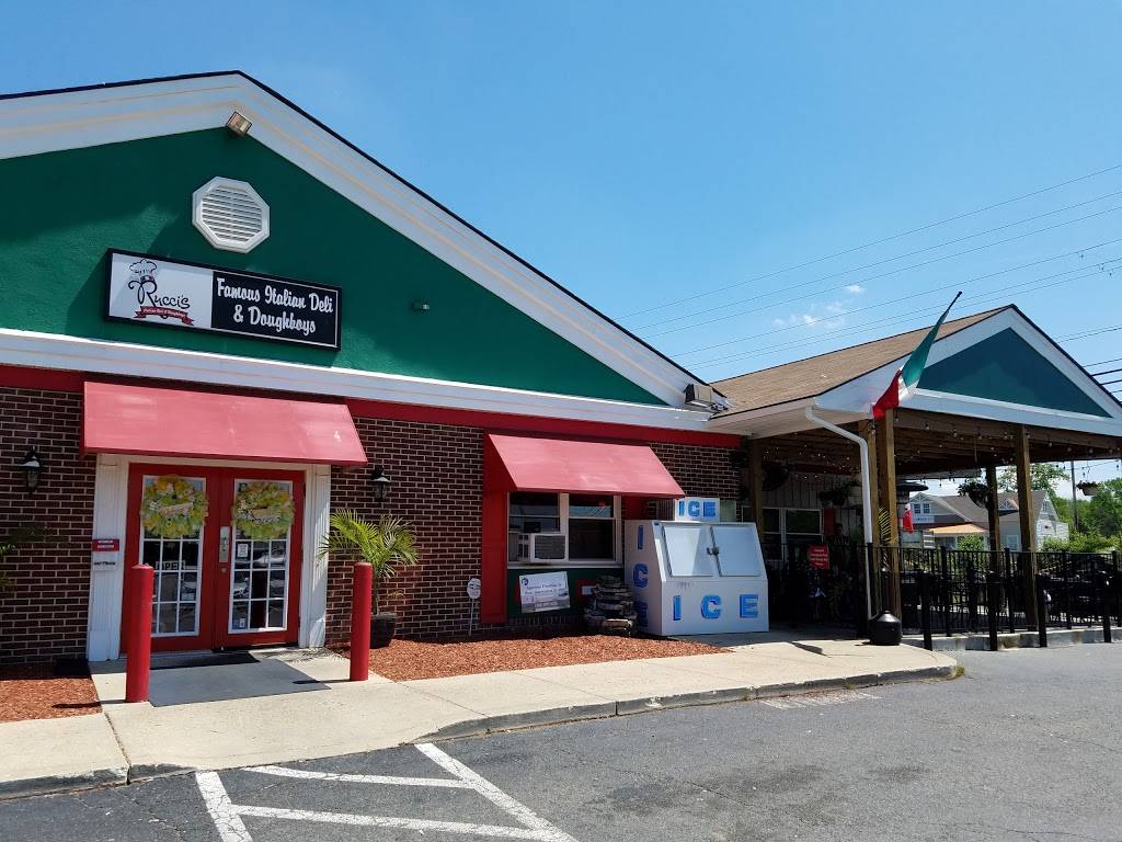 Ruccis | restaurant | 10579 Theodore Green Blvd, White Plains, MD 20695, USA | 3019323838 OR +1 301-932-3838