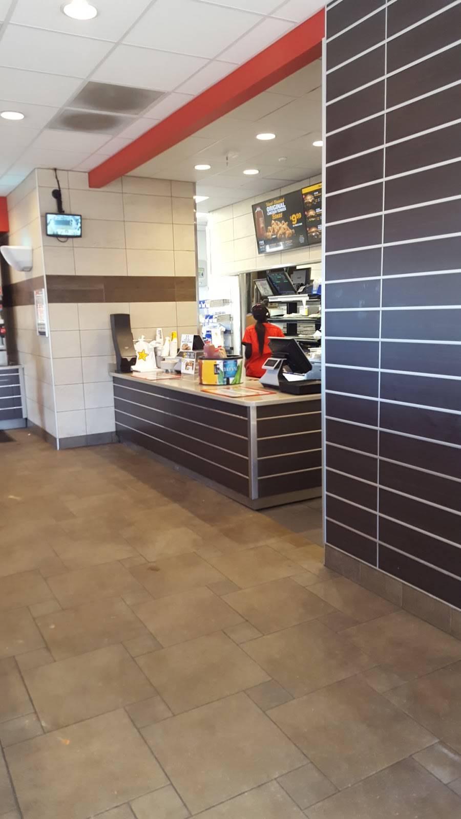 Hardees | restaurant | 10122 Superior Way, Amelia Court House, VA 23002, USA | 5045612489 OR +1 504-561-2489