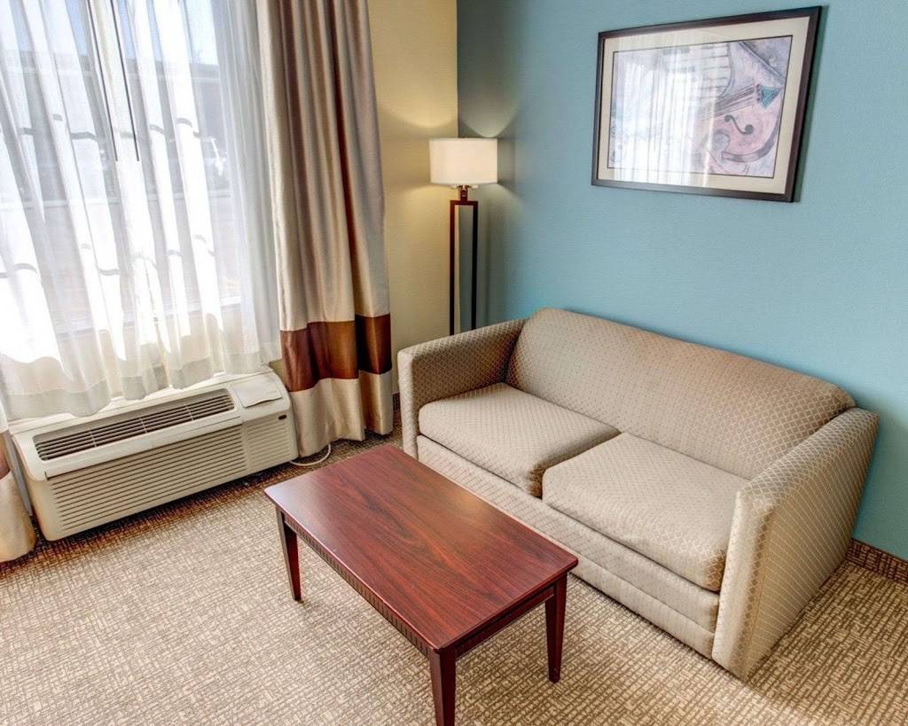 Comfort Inn Near Casino | restaurant | 607 E Prien Lake Rd, Lake Charles, LA 70601, USA | 3184974223 OR +1 318-497-4223