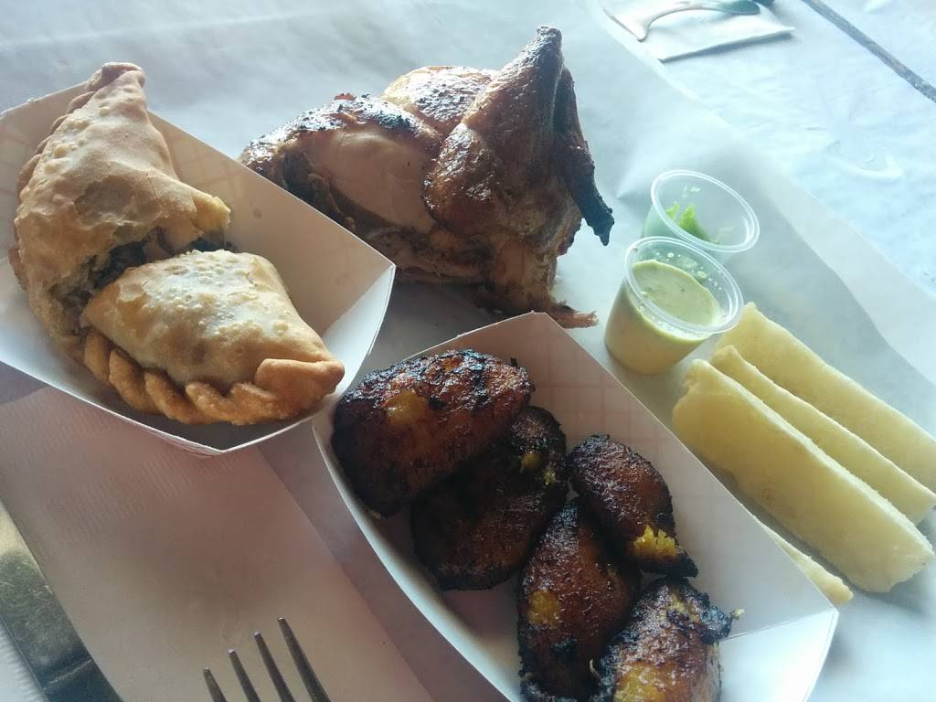 Pico Rojo Rotisserie | restaurant | 2475 McMullen Booth Rd E, Clearwater, FL 33759, USA | 7274743826 OR +1 727-474-3826