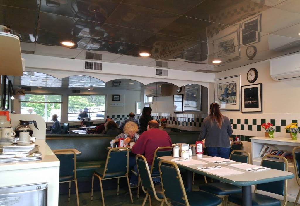 DK Diner | restaurant | 609 E Gay St, West Chester, PA 19380, USA | 6106922946 OR +1 610-692-2946