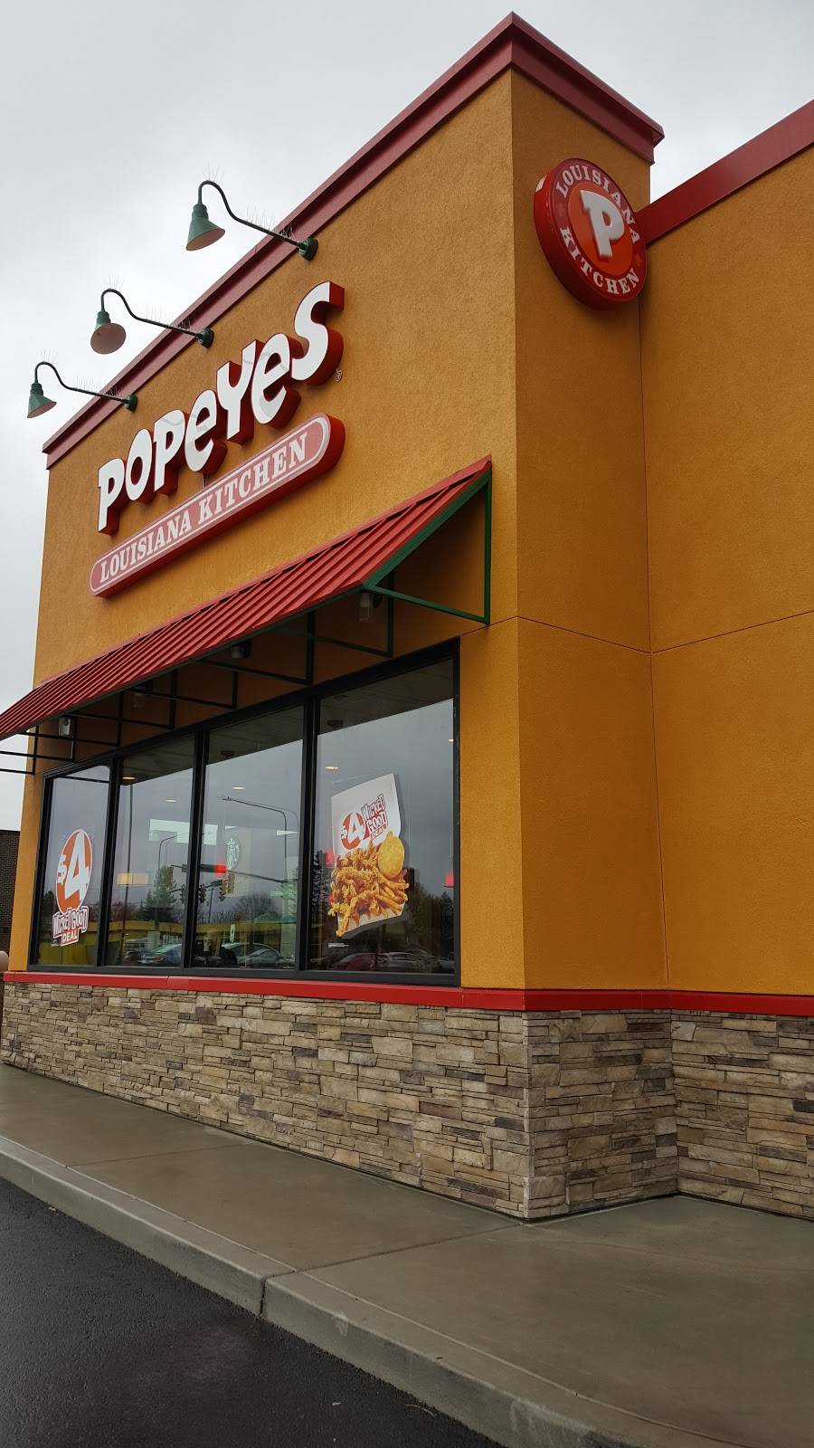 Popeyes Louisiana Kitchen | restaurant | 1520 SW 100th St, Seattle, WA 98146, USA | 2064203651 OR +1 206-420-3651