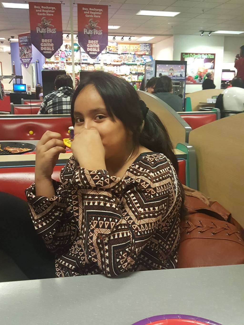 Chuck E. Cheeses | restaurant | 1126 W Valley Pkwy, Escondido, CA 92025, USA | 7607386114 OR +1 760-738-6114