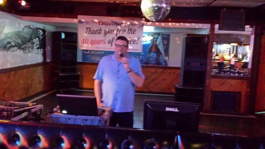 Joes Knight Hawk Restaurant | restaurant | 1002 W Bremer Ave, Waverly, IA 50677, USA | 3193522862 OR +1 319-352-2862